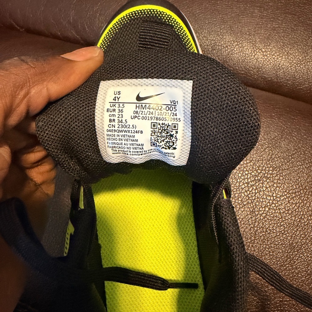Nike kids Black and Volt Low-Top Running Sneakers - Picture 4 of 7